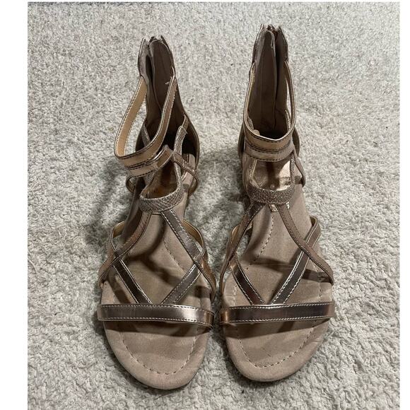 Marc Fisher Womens 8 M Bambi Metallic Back Zip Strappy Sandal rose Gold flats - Picture 4 of 12